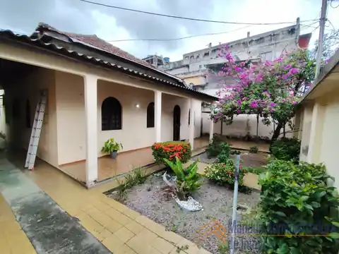 Av. Visconde de Porto Alegre, casa 261 - Centro